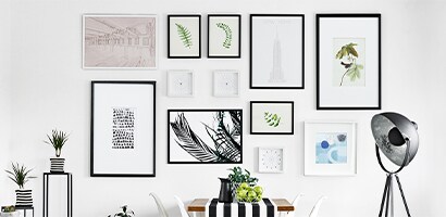 collage of picture frames on wall idea