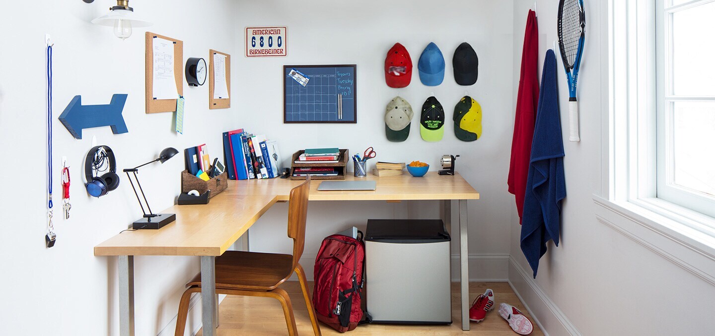 Baseball cap wall hanger or holder
