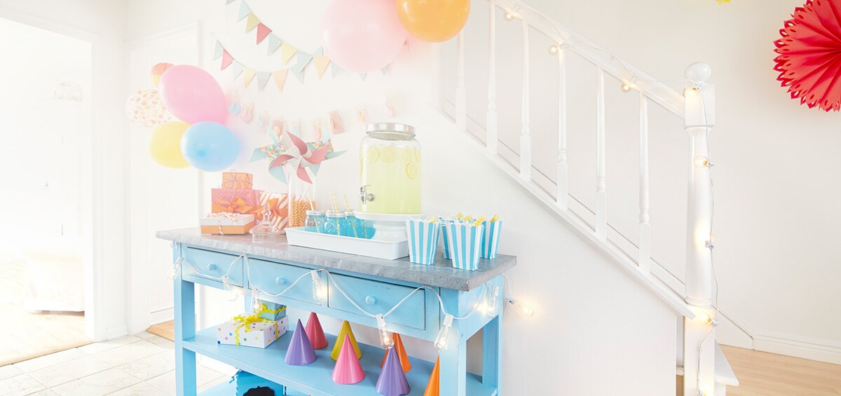 keep fairy lights and balloons in place with command