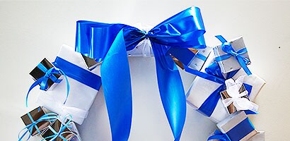 Holiday Gift Wreath